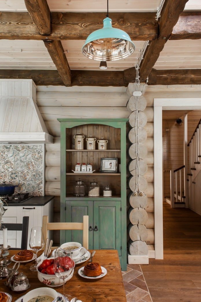 mobili in stile country