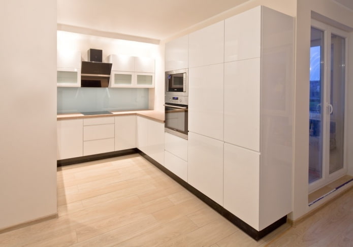 cucina in una nicchia in un interno in stile minimalista