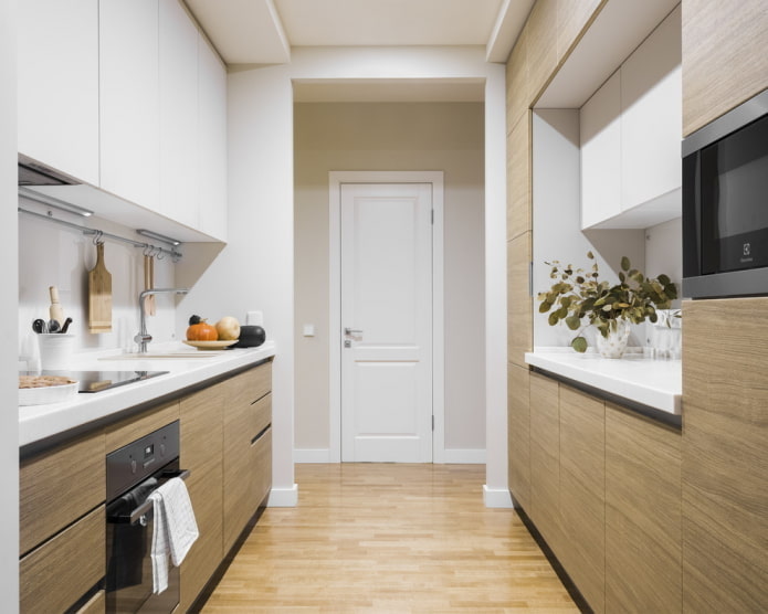 cucina laterale in una nicchia nell'arredamento