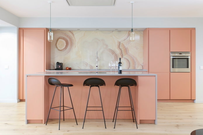 cucina rosa in una nicchia all'interno