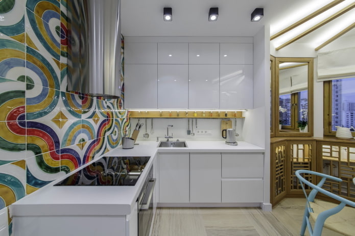 cucina ad angolo in una nicchia nell'interno