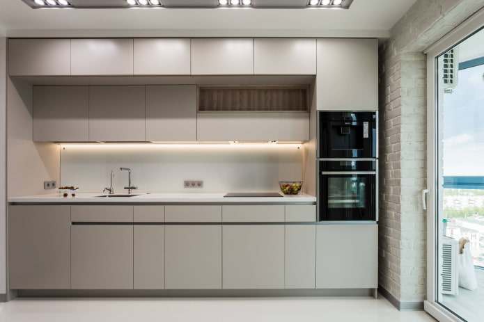 armadietti fino al soffitto