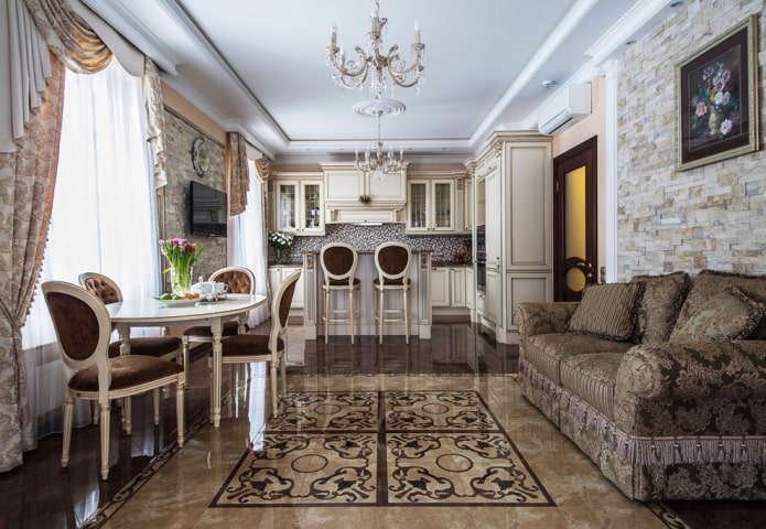 divano all'interno della cucina in stile classico