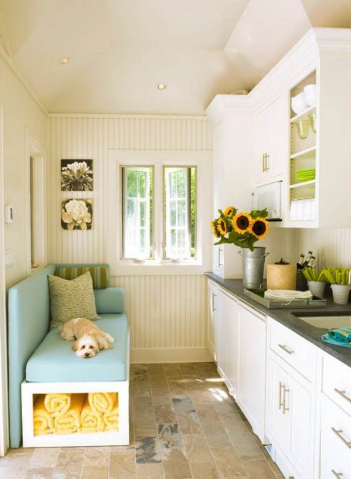 pouf nell'interno della cucina
