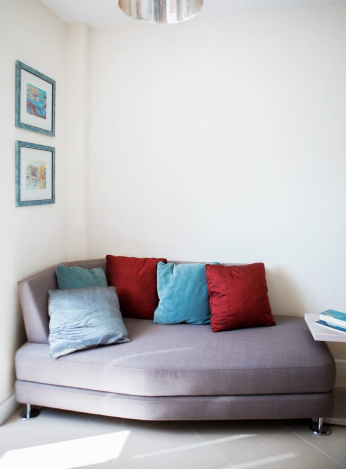 pouf nell'interno della cucina