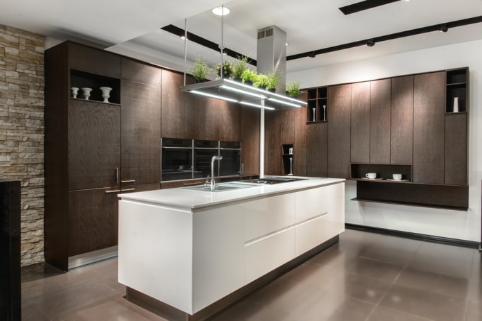 disposizione cucina con elemento isola