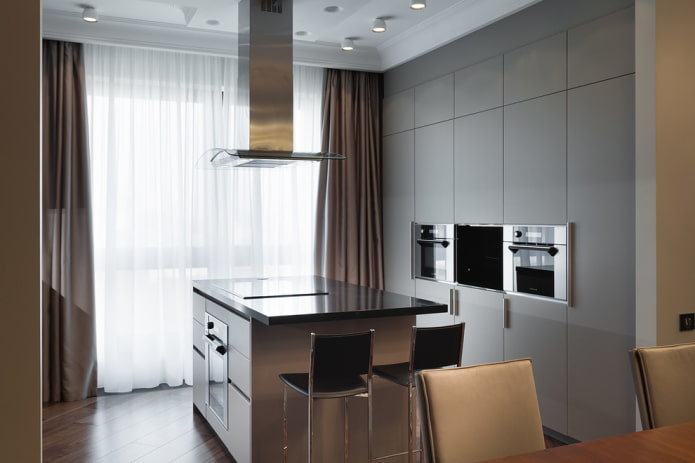 disposizione cucina con elemento isola