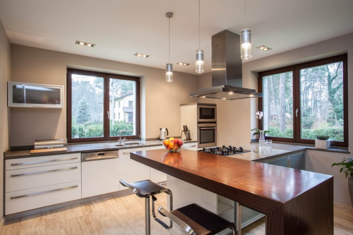 design dell'isola nell'interno della cucina