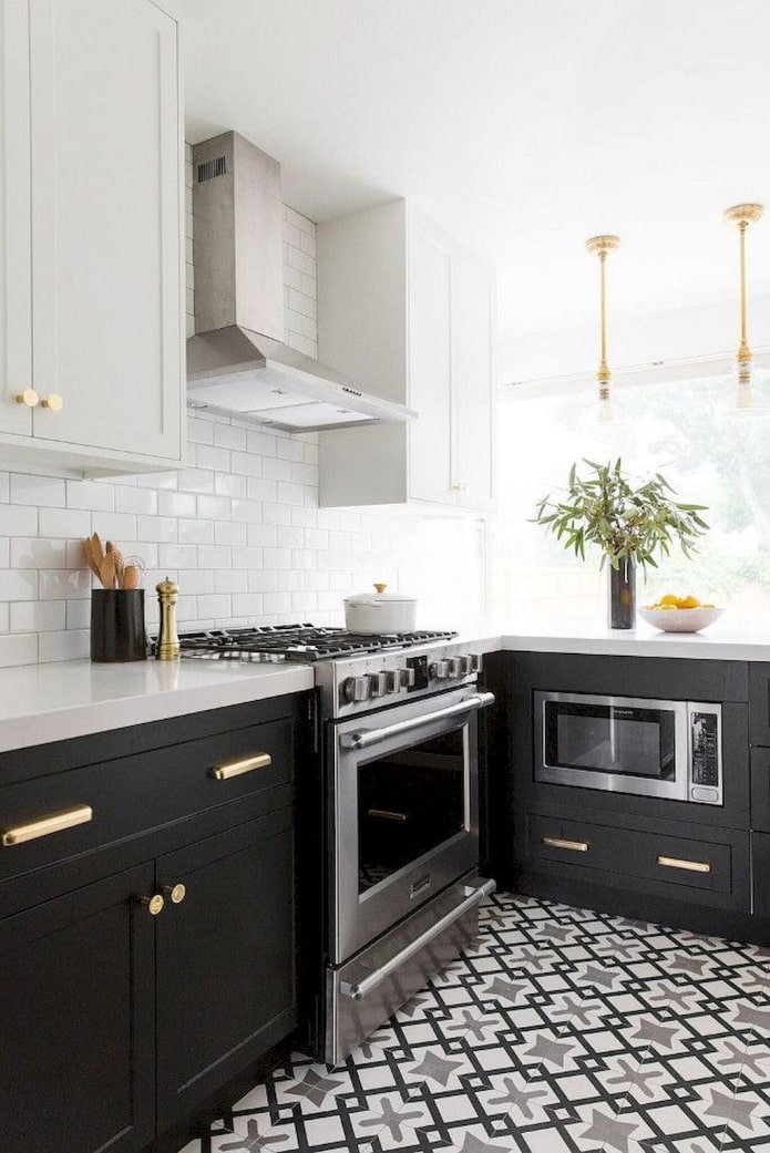 cucina nera con oro