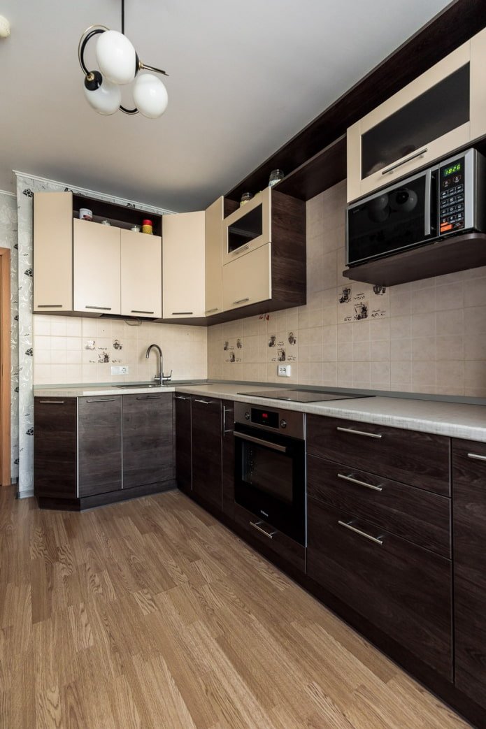 cucina bicolore marrone