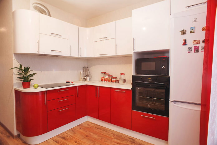 cucina rossa e bianca