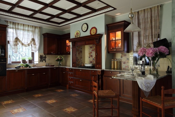 decorazione e illuminazione dello spazio cucina in stile inglese
