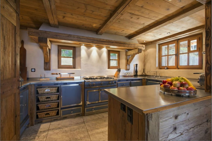 cucina piccola e spaziosa