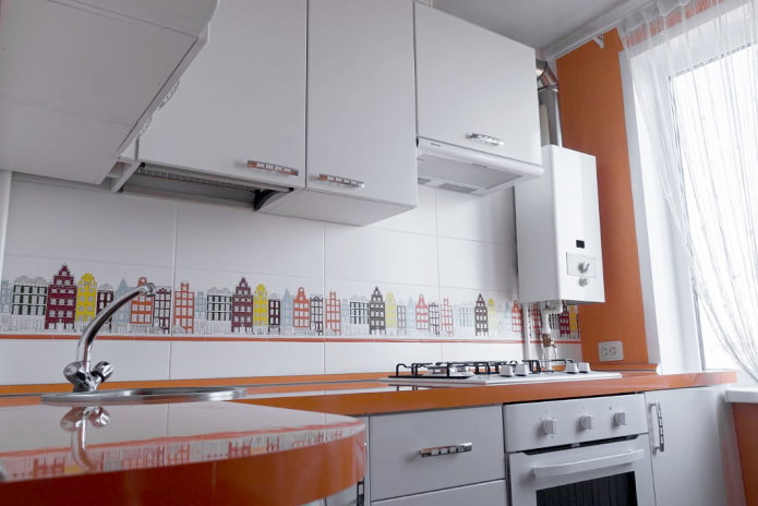 Colonna in una piccola cucina