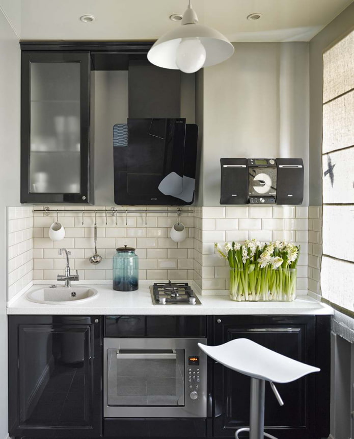 cucina lineare nera