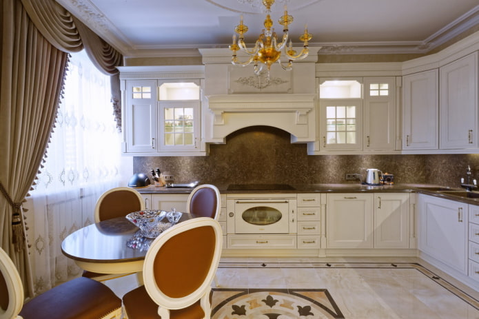 grembiule all'interno di una cucina classica