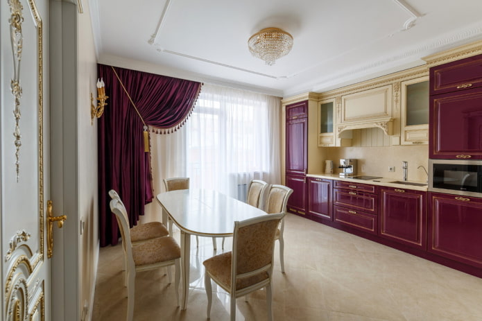 tende all'interno di una cucina classica