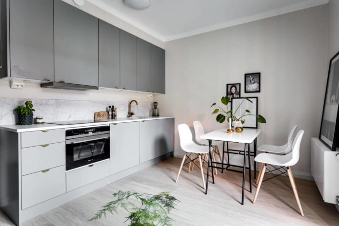 Cucina nei toni del fumo