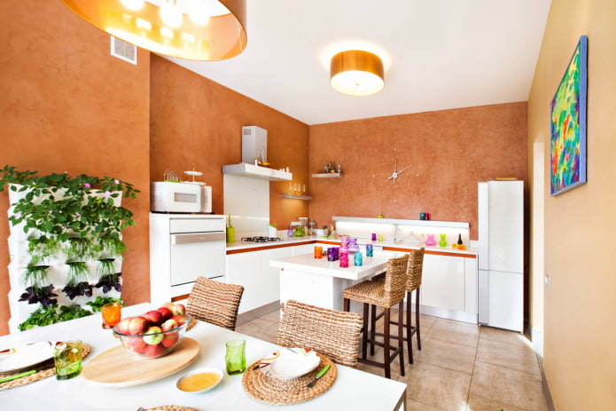 Cucina bianca e terracotta