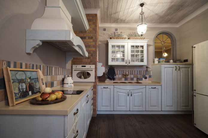 arredamento e illuminazione in cucina in stile rustico country