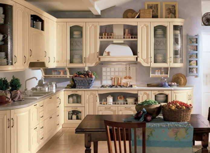 interno della cucina in stile rustico country