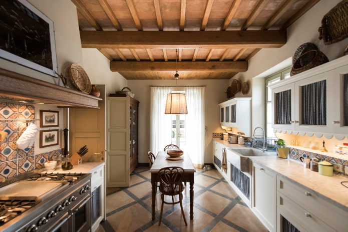 cucina in stile country all'interno della casa