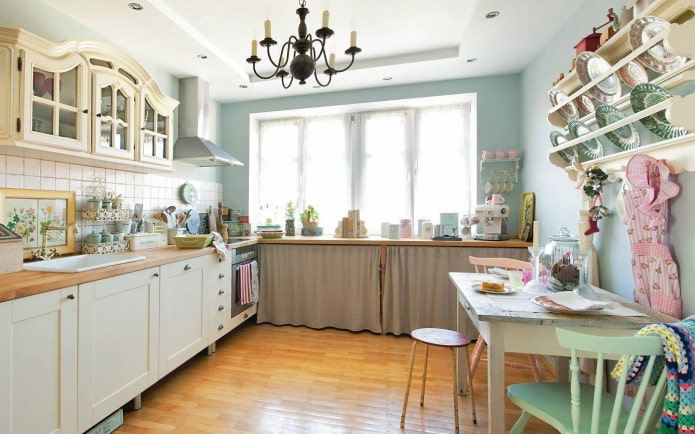 decorazione all'interno della cucina in stile provenzale