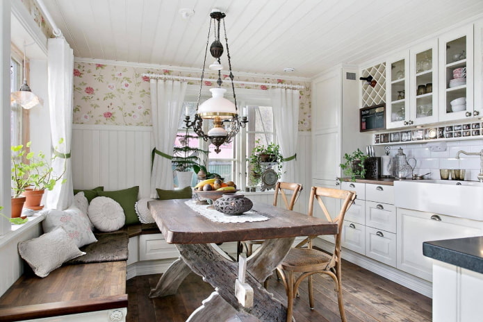 cucina in stile provenzale in una casa privata