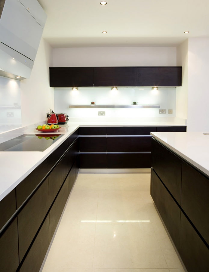 cucina ad angolo con isola