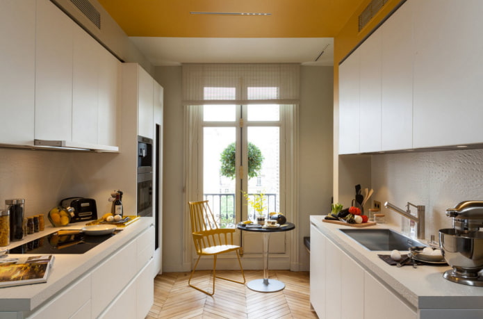 cucina a due file