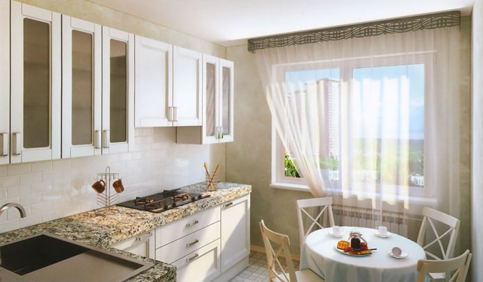 lambrquin traforato nell'interno della cucina