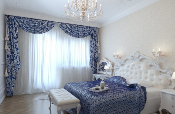 lambrequin blu in camera da letto