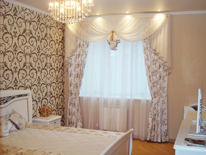 velo di lambrequin per l'arredamento della camera da letto
