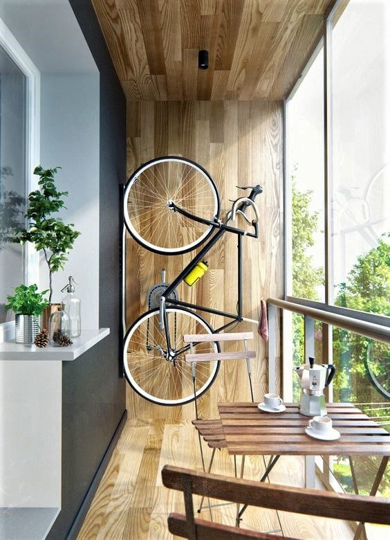 rifinitura di una loggia con laminato