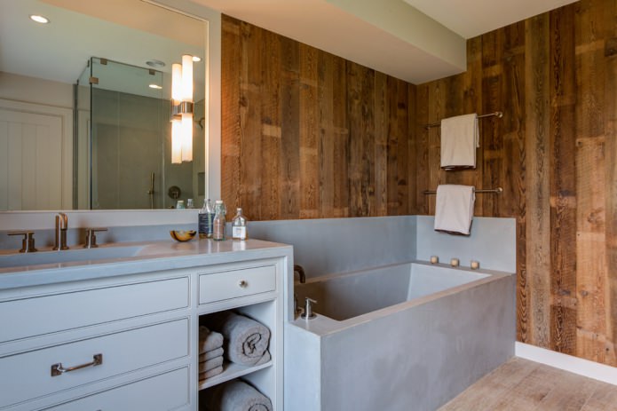 laminato nel bagno sulla parete