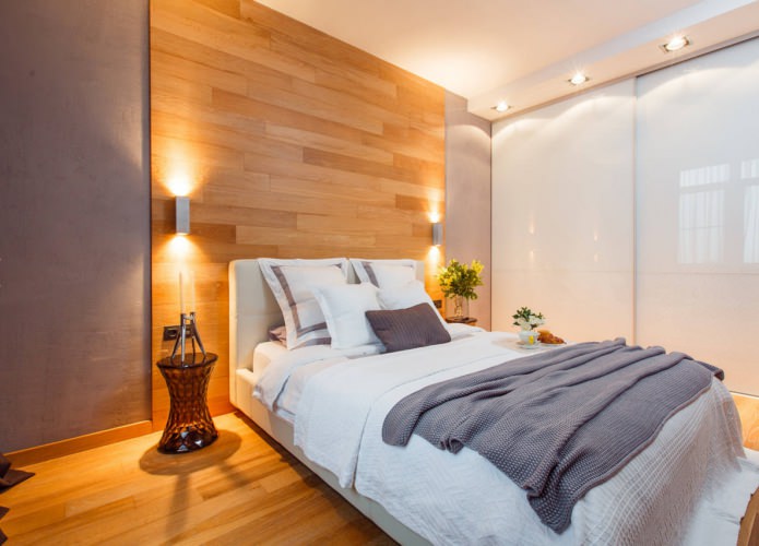 Interno con laminato alle pareti