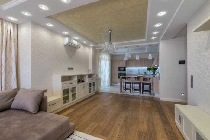 Interno con laminato marrone