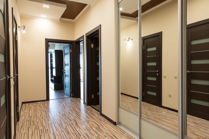 laminato all'interno del corridoio