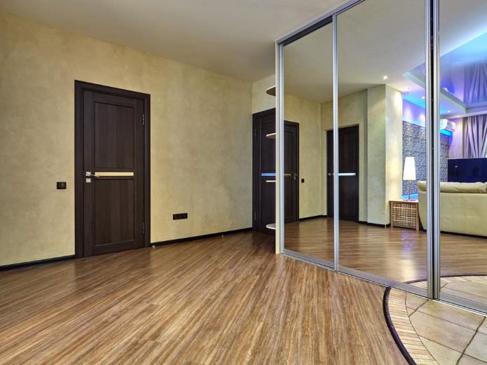 laminato all'interno del corridoio