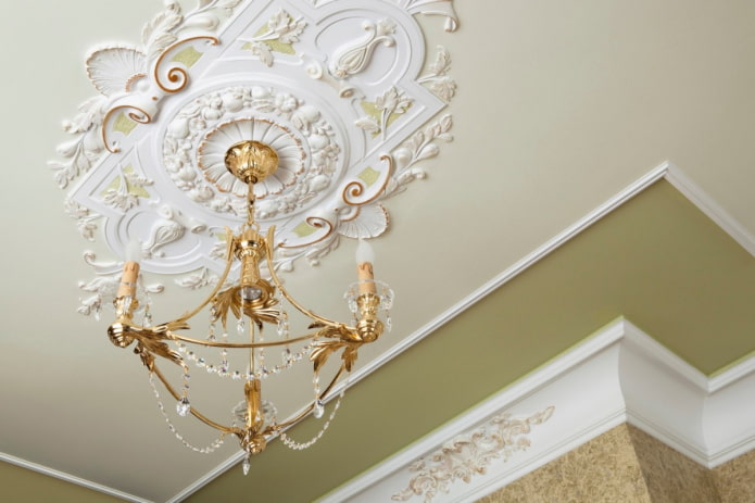 struttura del soffitto teso con stucco