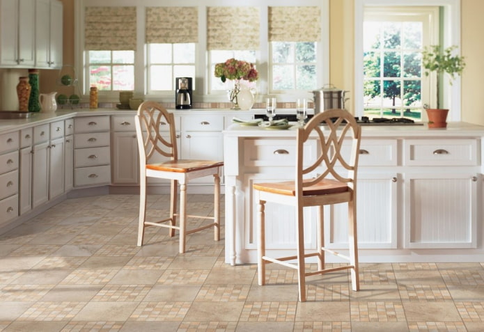 linoleum beige all'interno della cucina
