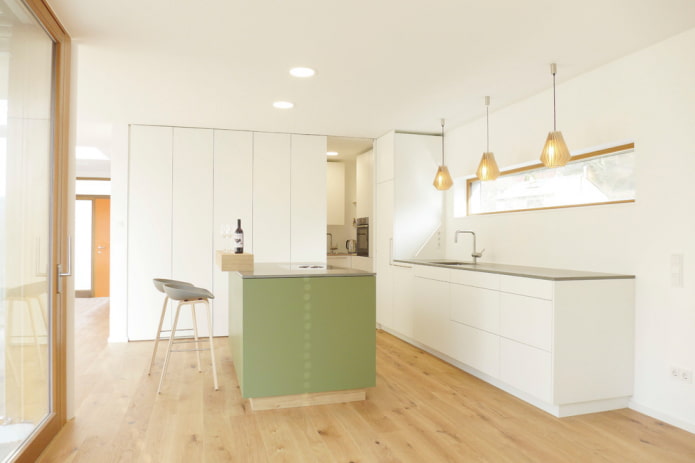 linoleum sotto il laminato nell'interno della cucina
