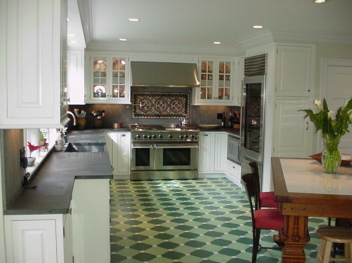 linoleum verde nell'interno della cucina