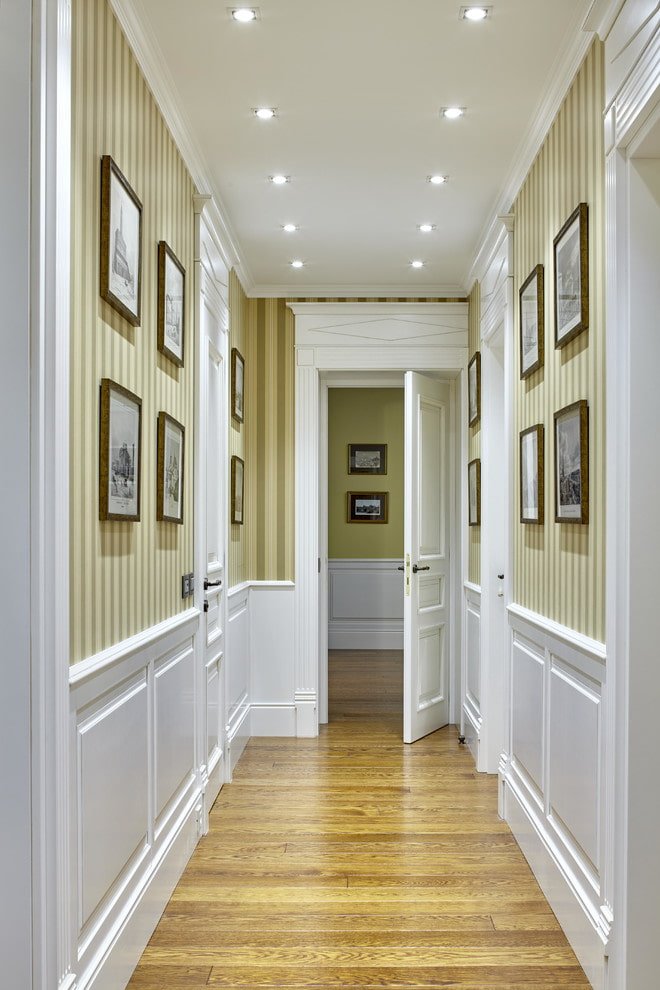 linoleum con finto laminato nel corridoio
