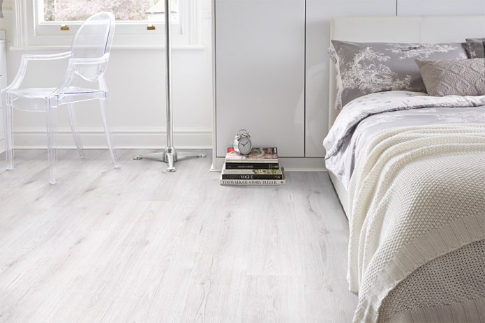 linoleum bianco con laminato finto all'interno