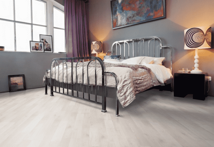 linoleum bianco con laminato finto all'interno