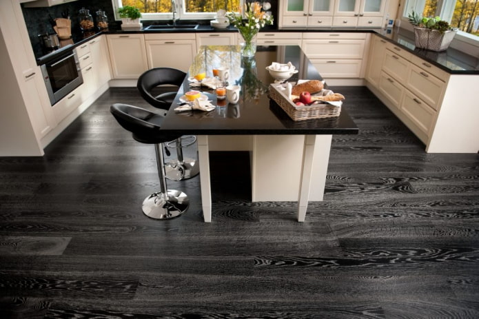linoleum nero con laminato finto all'interno