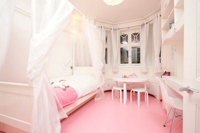 linoleum rosa negli interni