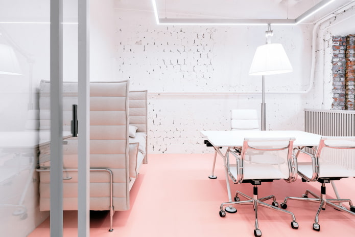 linoleum rosa negli interni