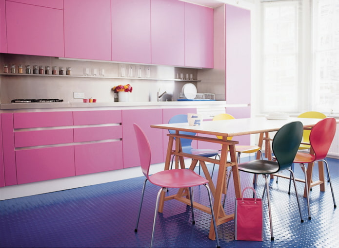 linoleum viola negli interni